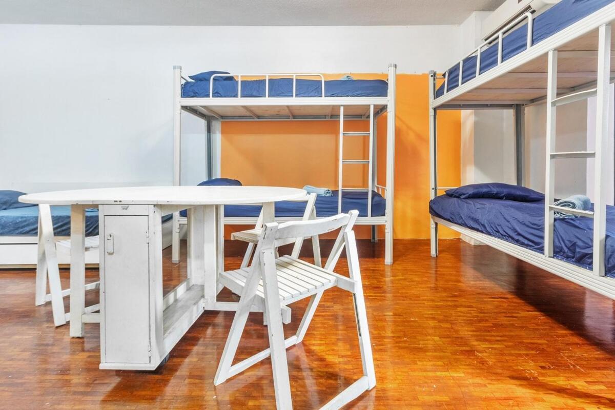 5 Bed Urban Retreat In The Heart Of Poblacion Apartment